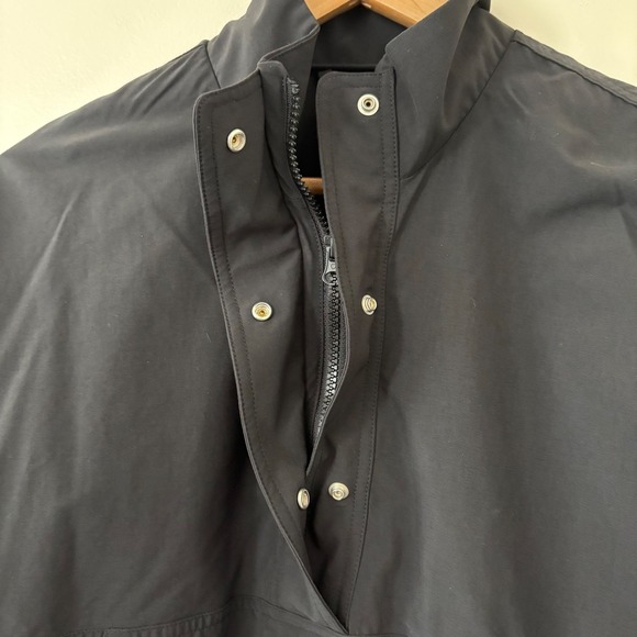 GapFit Women's Black Pullover Commuter Jacket Snap Button Mock NeckSleeve - Picture 7 of 15